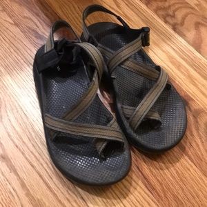 Men’s chacos - size 8